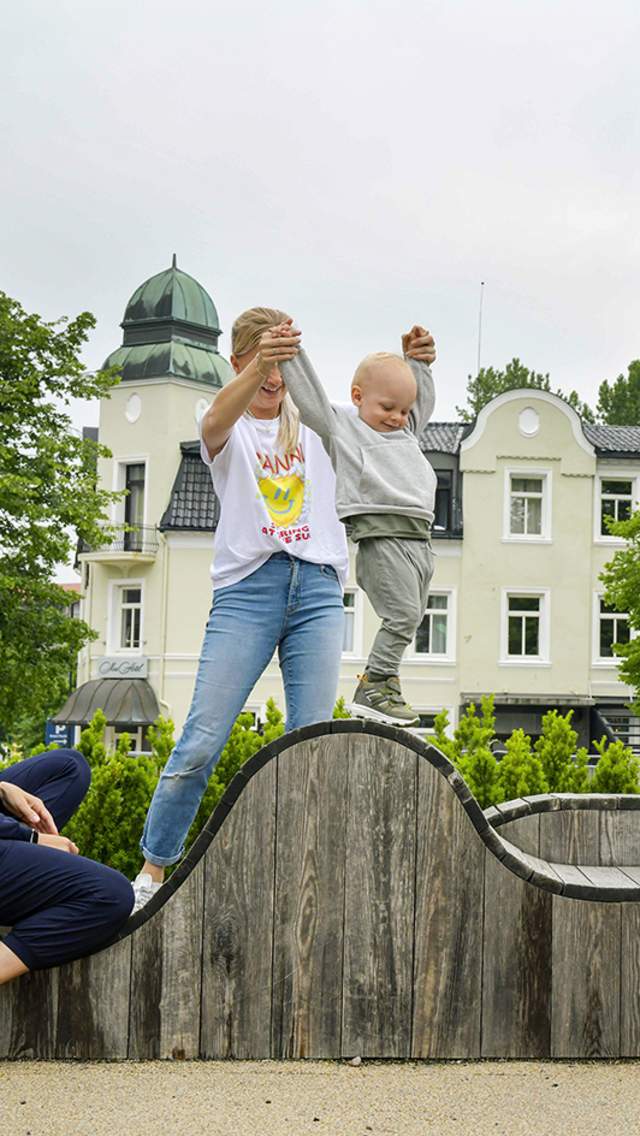 Lek på lekeplassen i Moss
