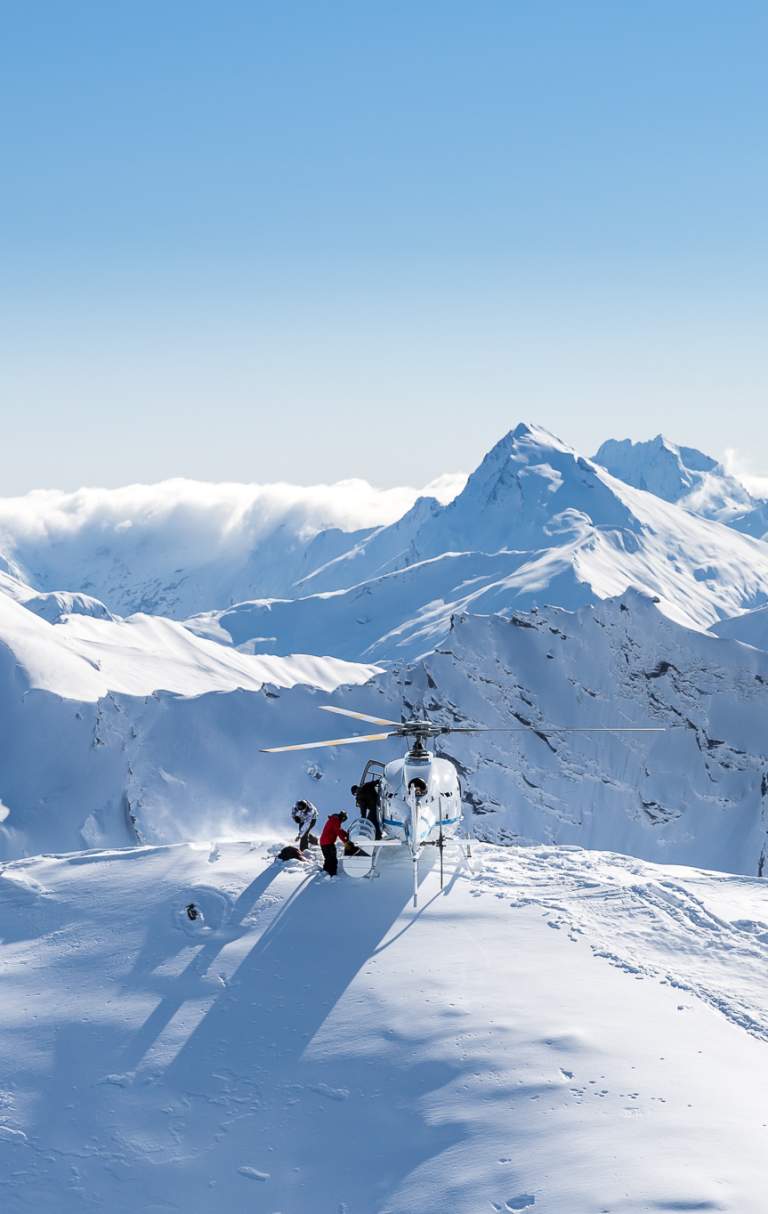 Heliskiing near Queenstown in the Southern Alps - Southern Lakes Heli