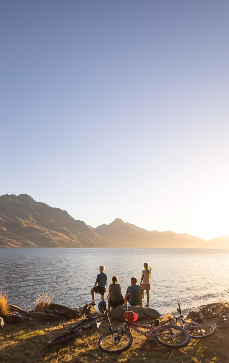 Family Biking in the Queenstown Gardens