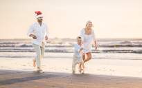 holiday-family-beach
