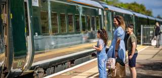 Kingham train station