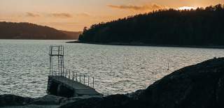 Stupetårnet på Høysand i Sarpsborg i solnedgang. Foto.