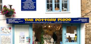 Frontage of shop called the pottery place