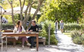 People dining al fresco at The Dishery, Arrowtown