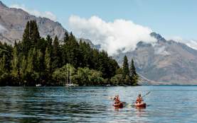 Kayaking on Lake Whakatipu, Queenstown