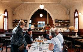 SUNDAYS Eatery, Country Lane
