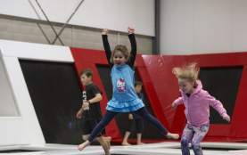 Site Trampoline kids jumping
