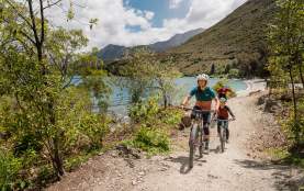 Mountain Biking at 7 Mile Scenic Reserve, Queenstown