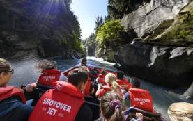 Shotover Jet in summer