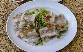 Banh Cuon Thit Nuong (steamed roll with grilled pork) - Ba Mien