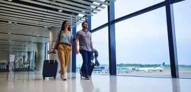 Passengers walking inside Tocumen International Airport, Panama City, Panamá