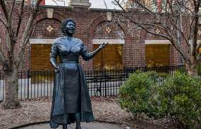 Ella Fitzgerald Statue