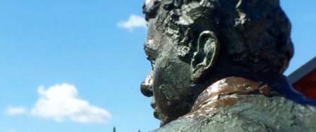 A close up of Dylan Thomas Statue
