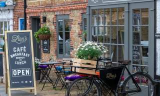 Lion's Den Café, Midhurst