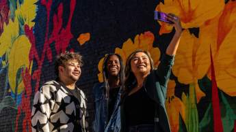 Mural Park selfies