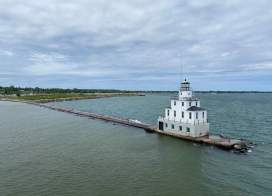 Manitowoc Breakwater Lighthouse from the lake