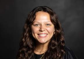 Maggie Randall Headshot