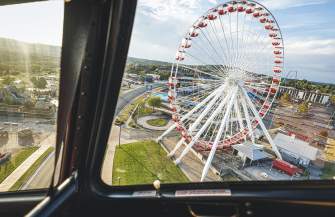 Scenic_Ferris Wheel_Branson_Strip_Spring_Summer_Attraction