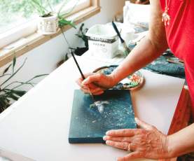A local artist painting.