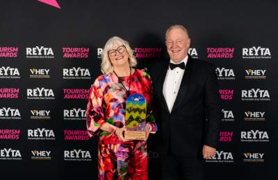 Winners photo with trophy of Acorn Glade