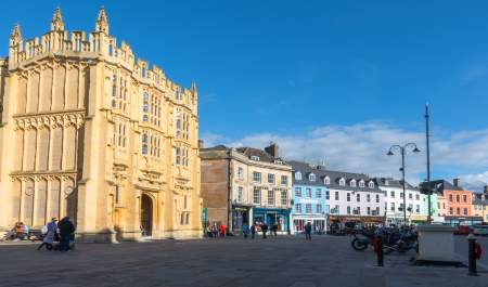 Cirencester town centre in Autumn
