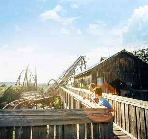 Celebrating the Ozarks with wins for two of America’s top attractions – Silver Dollar City and Wonders of Wildlife
