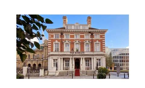 The Roseate, Reading