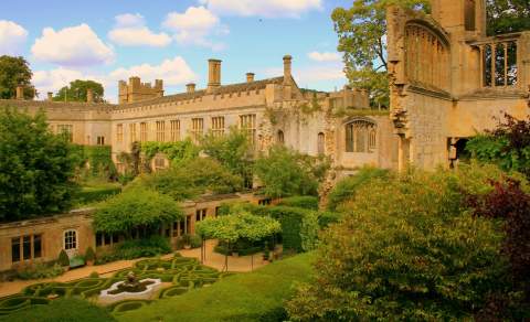 Sudeley Castle in the background, with it's ruins and gardens in front