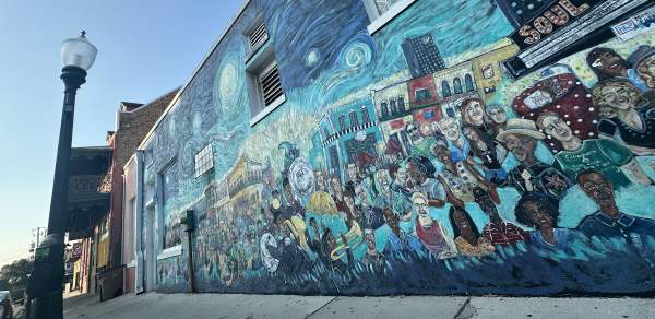 Mural of a crowd of people