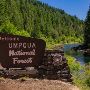 Umpqua National Forest sign