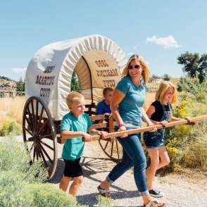 mormon trail family friendly activities in wyoming