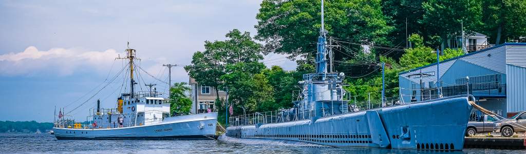 US.NAVY 潜水艦・スツール・アルミ製・米軍払下げ USS Silversides Museum: Muskegon's Must-See Naval Adventure!