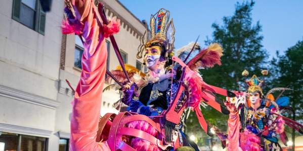 2022 Festival International Flamingo Stilt Walker