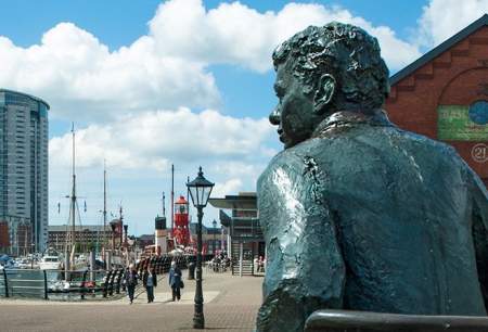 Statue of Dylan Thomas in Swansea Marina