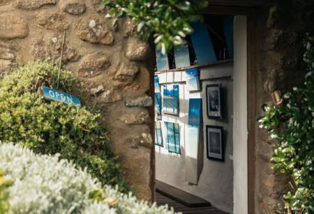 Turquoise Dreams: Richard Pearce’s Life in Paint and Tide