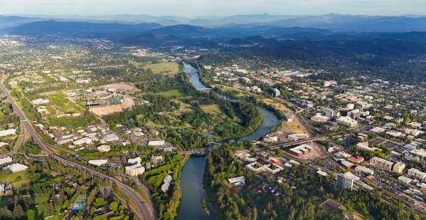 An aerial view of Eugene and Willamette River.