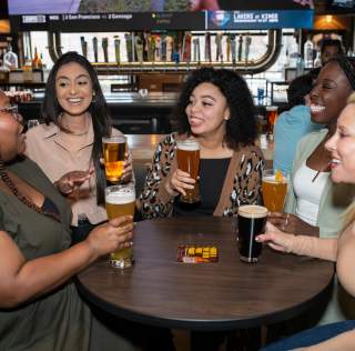 Buffalo Wild Wings Drinks Beer Sports Bar