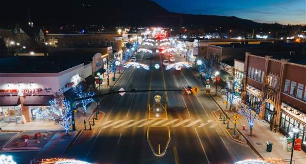 Cedar City Downtown lit up for the holidays