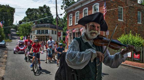 Waterford July 4th Independence Day Parade fiddler