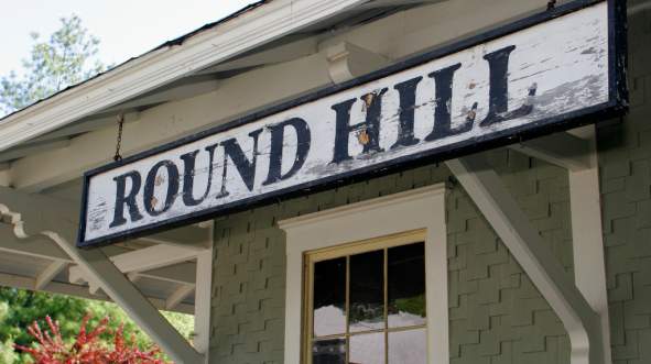 Round Hill Train Station