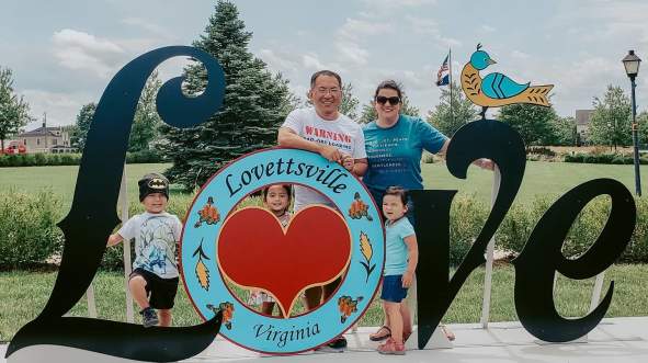 Lovettsville Love Sign