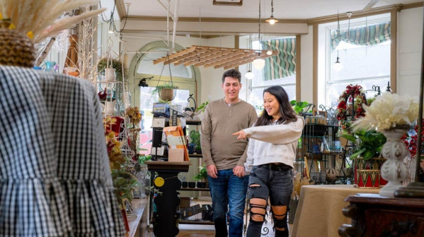 People shopping in a boutique