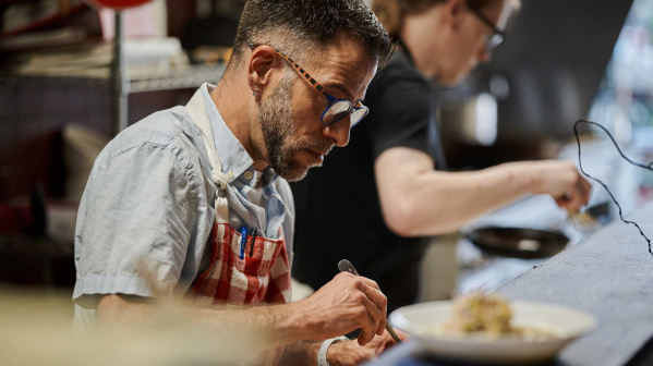 Gregory Leon - Amilinda - Cooking