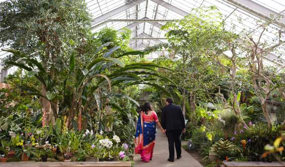 Couple at conservatory at Mattheai Botanical Garden