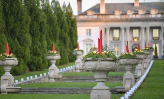 Nemours Estate - Holiday