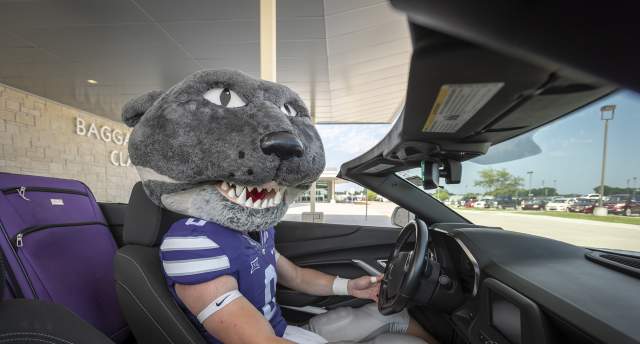 Willie the Wildcat Road Trip - Manhattan Regional Airport