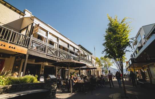 The Ballarat Queenstown on a summers day