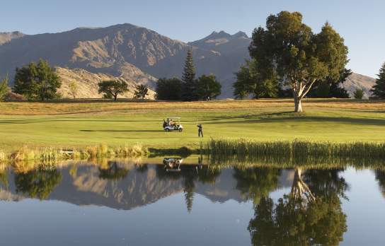 Golfer playing at Millbrook Resort