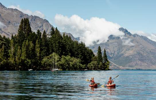Kayaking on Lake Whakatipu, Queenstown