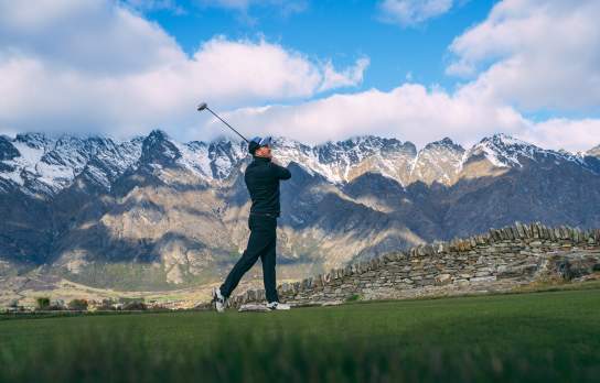 Hole 15 at Jack's Point, Schist Wall